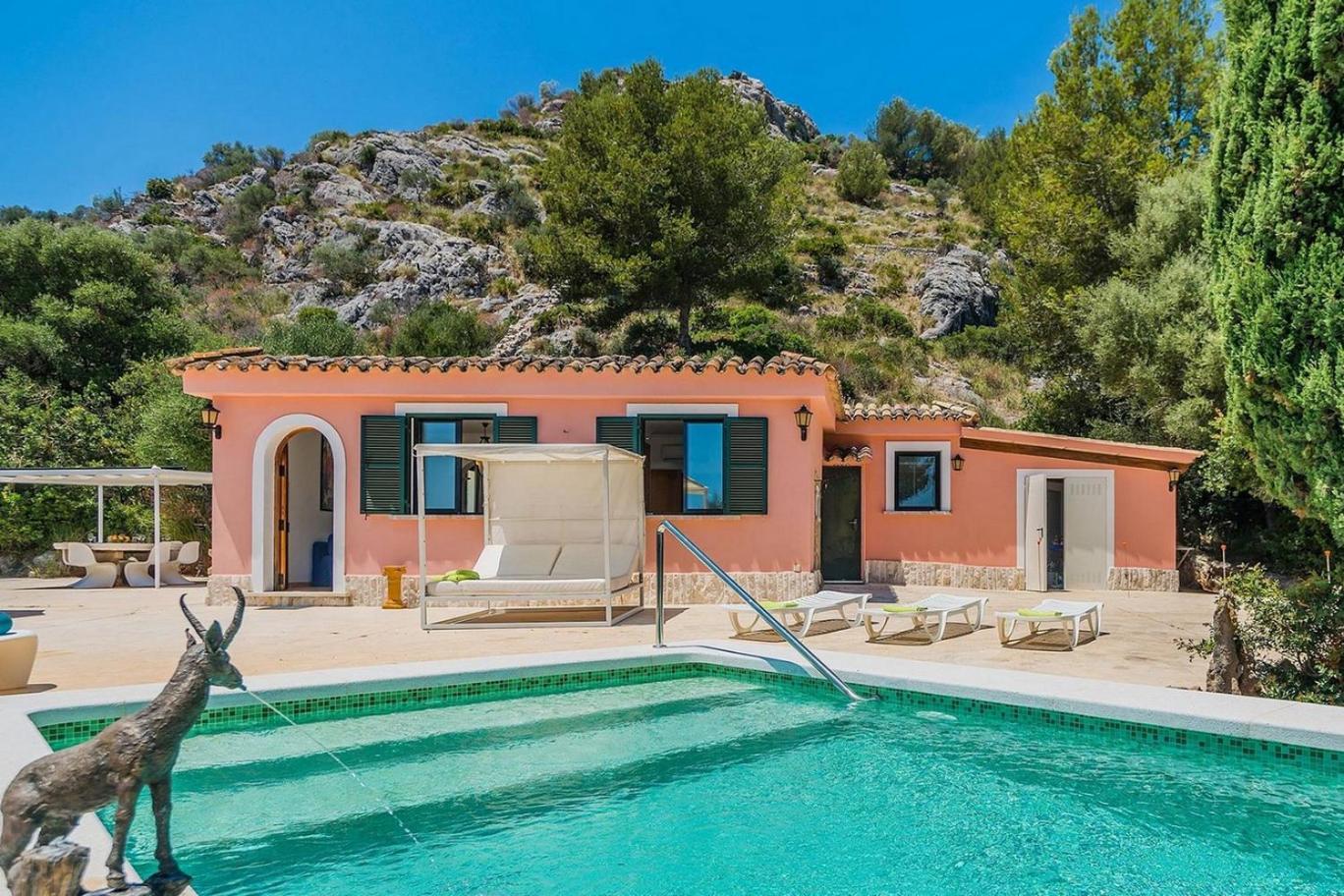 Villa With Private Mountain Ideal Runners Trailers Near Beach Approx 5 Min Walking Beach,Property Belong Puerto Pollensa Villas And Apartments Buitenkant foto
